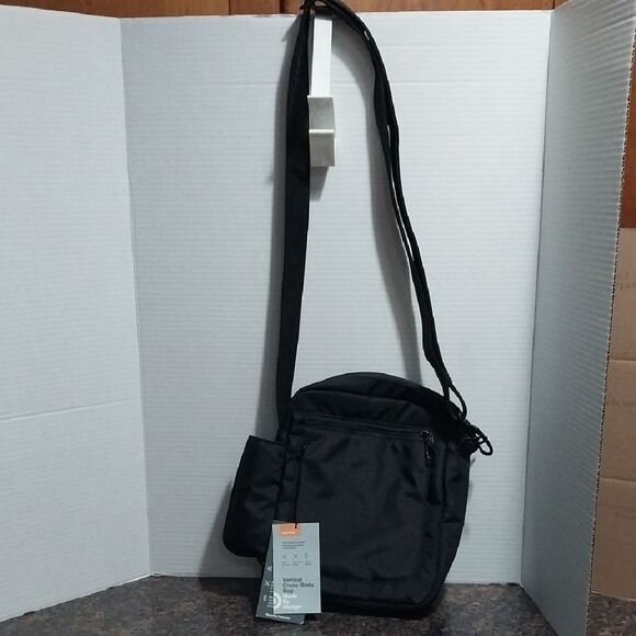 "Made By Design" UNISEX Black Crossbody Bag   NEW - Picture 1 of 10